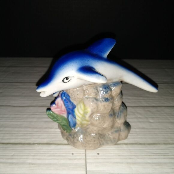 Vintage Ceramic Dolphins Figurine Blue Iridescent Luster Nautical Decor 4½in - Picture 7 of 9